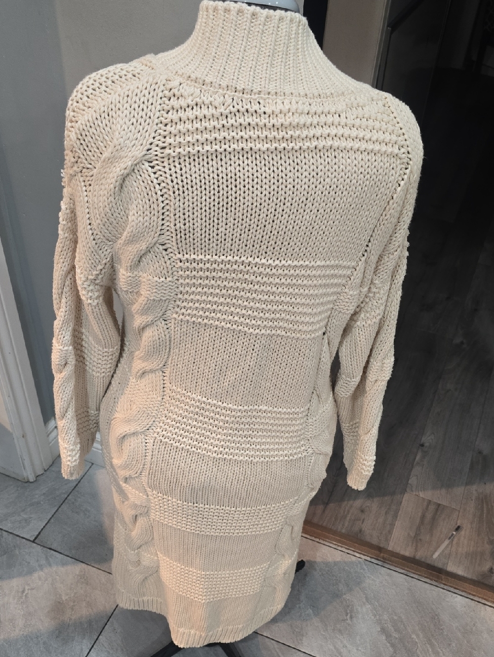 Pilcro Cream Cable Knit Toggle Cardigan(small Damage On The Sleeves) - Picture 2 of 7